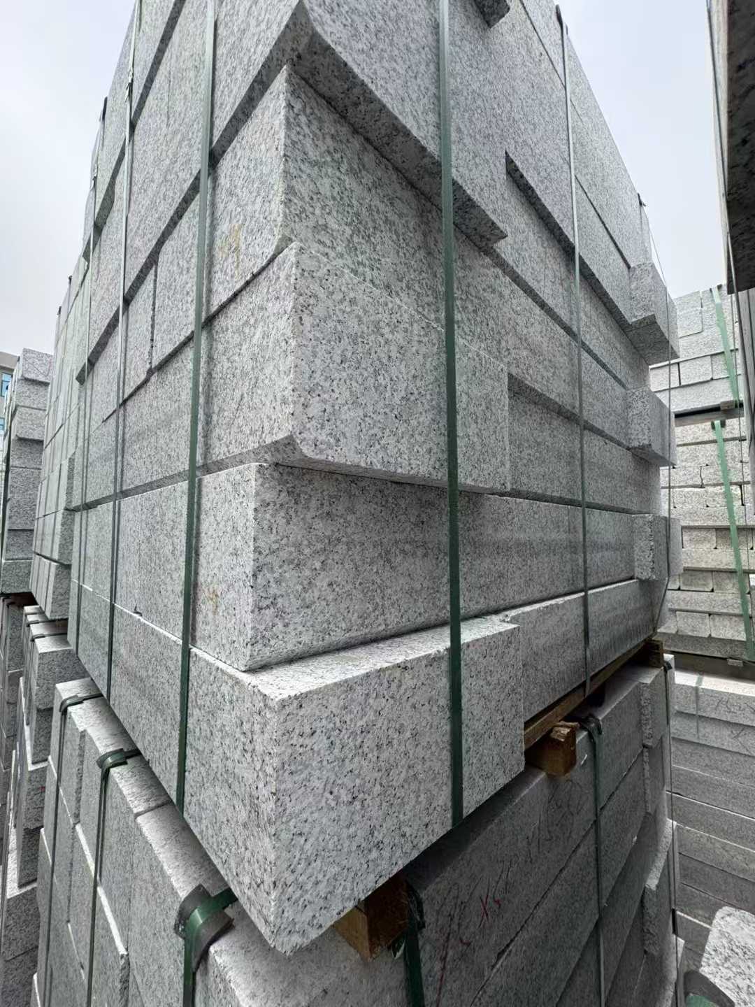 江西芝麻白路牙石 马路牙子